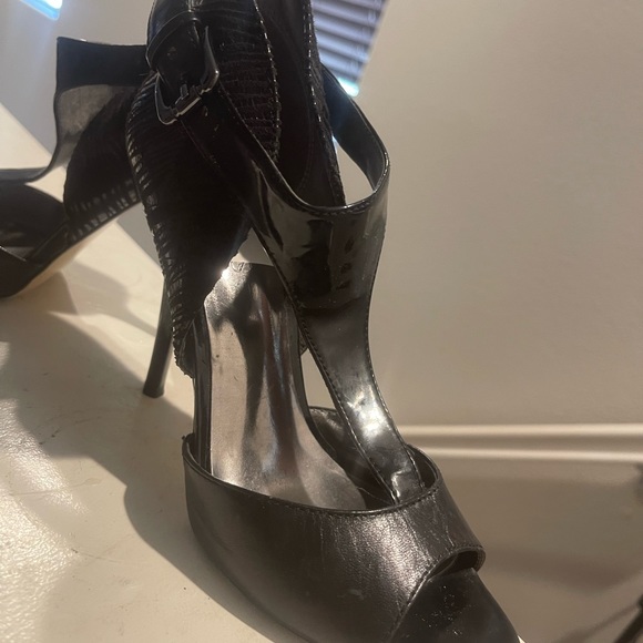 Selling guess high heel shoes black size 6m black - Picture 1 of 7